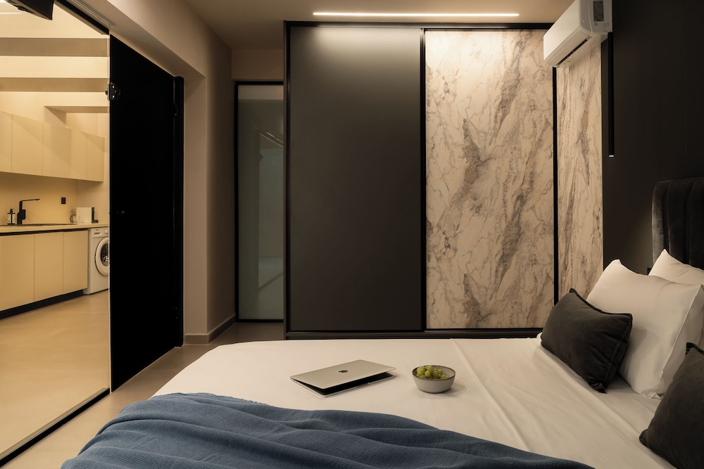 FOS Premium Apartments by halu