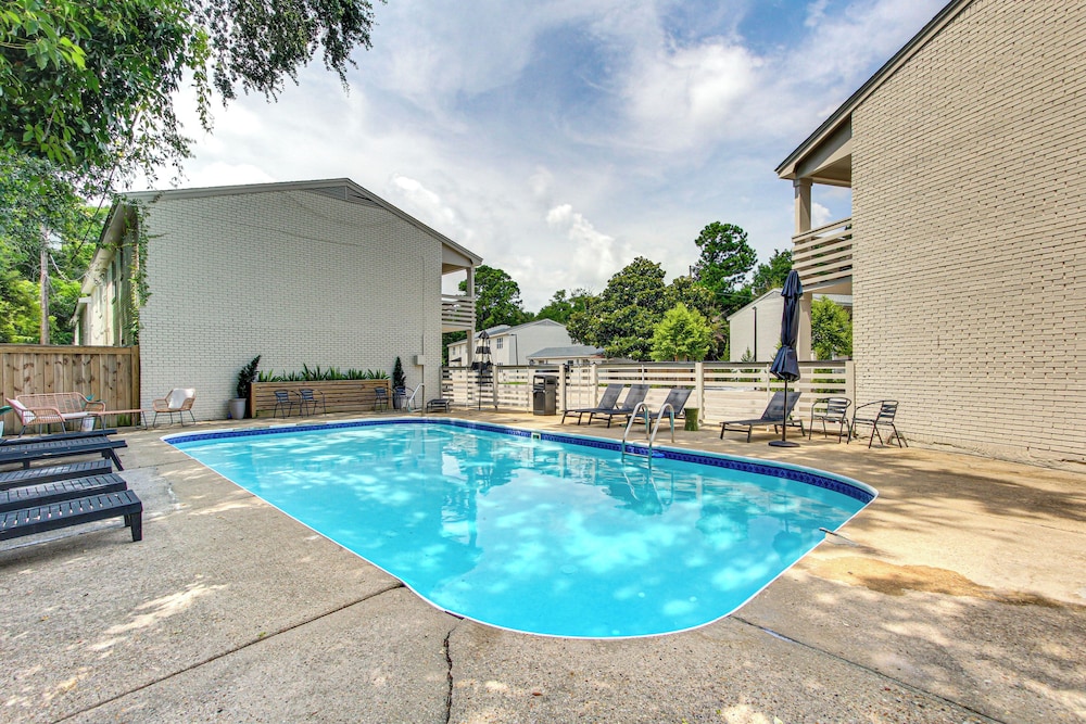 Walk to Ocean Springs Beach: Condo w/ Pool!