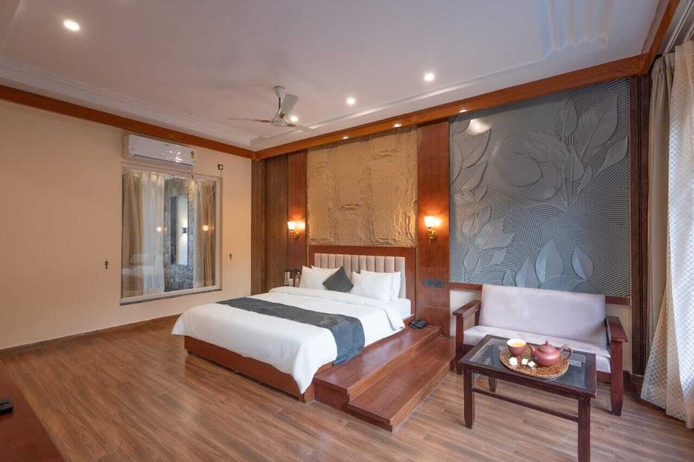 Delight The Lavish Loft Corbett