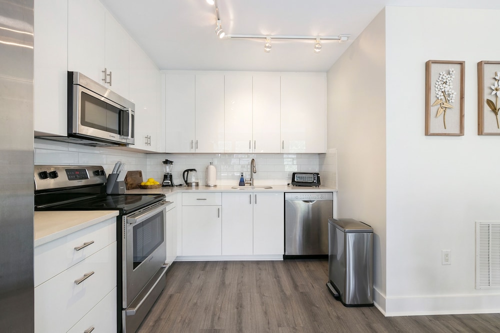 New Orleans Vacations - Modern 4BR Condo in the Heart of NOLA - Property Image 45