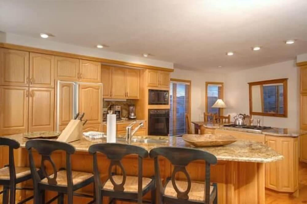 Heart of the Valley - Property Image 9