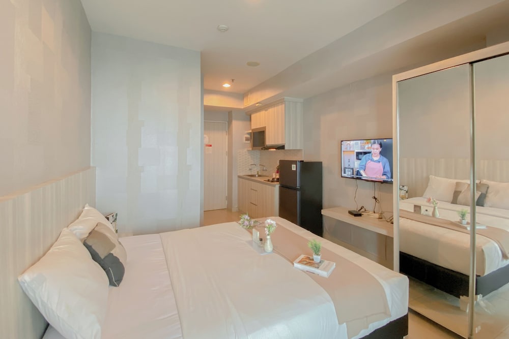 Good Choice And Homey Studio Grand Kamala Lagoon Apartment