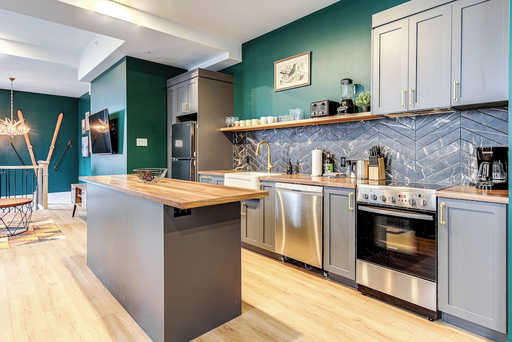 Majestic 3-Bedroom Designer Apartment