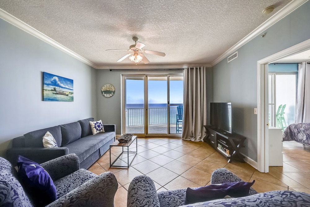 Twin Palms by Book That Condo