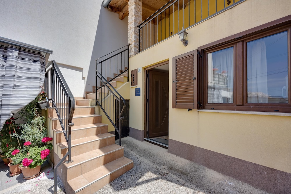 Holiday Home Ema in Tar - Vabriga