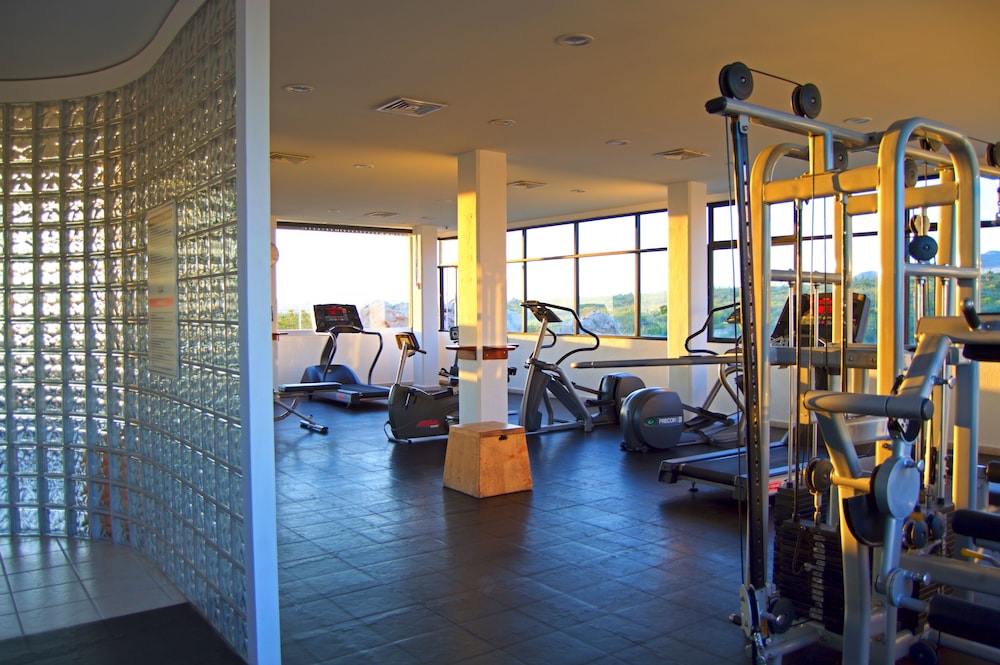 Sunrock Hotel and Suites