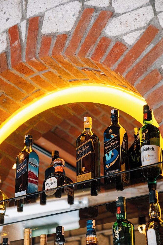 ACC Olives Hotel & Restaurant