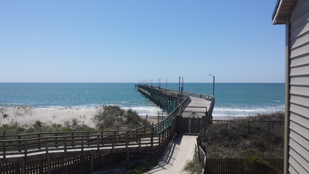 Seaview Pier and Motel