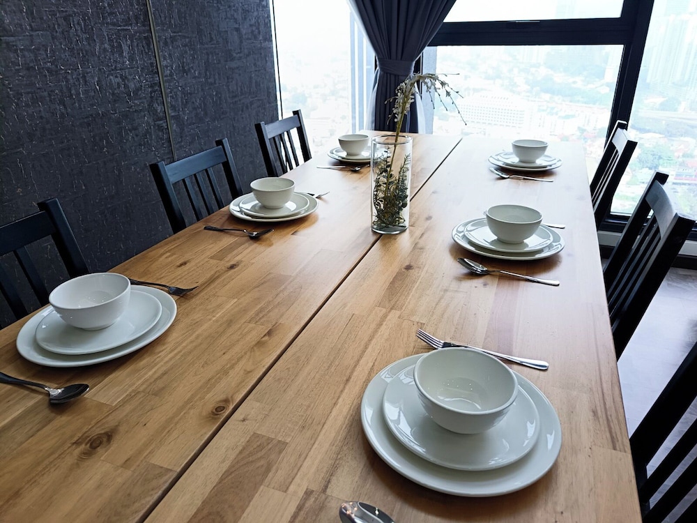 Expressionz Suites by Manhattan Group