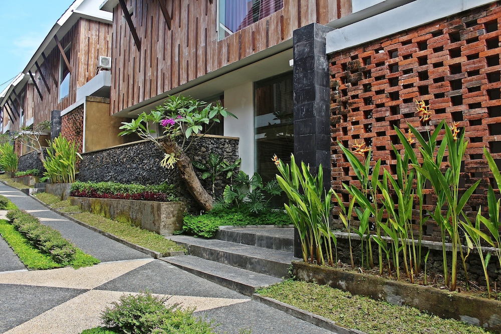 Greenfield Luxury Villas