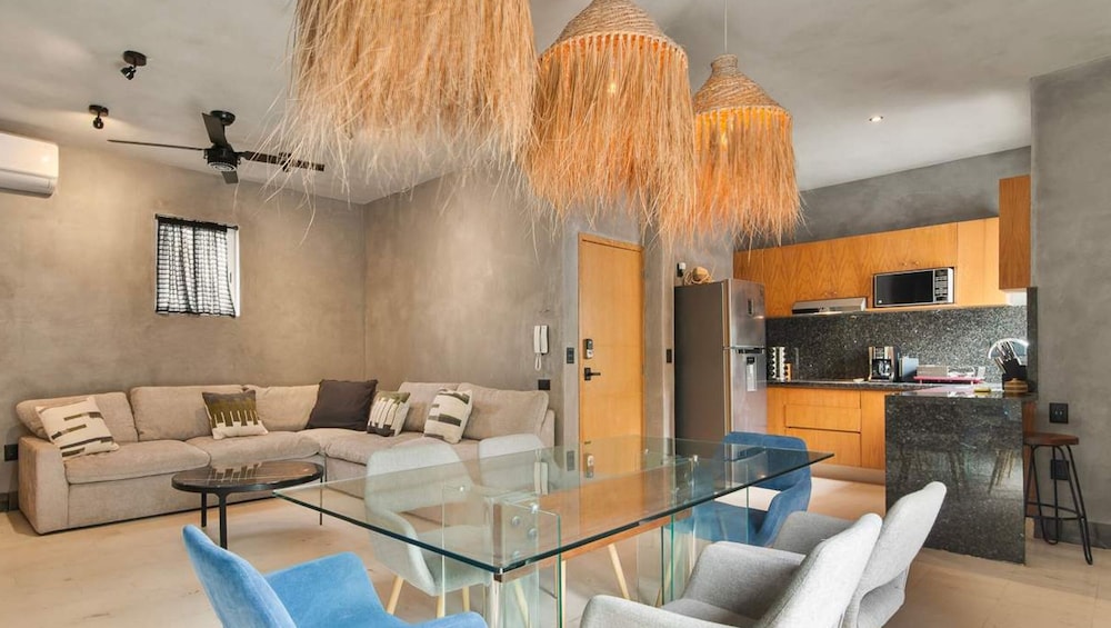 Prime 5th Ave Stay - 4BR With King Beds City Views