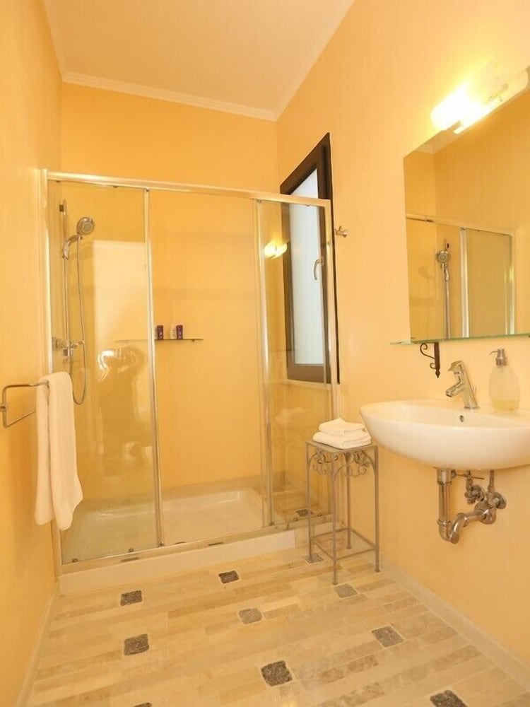 Villa Lucrezio Resort