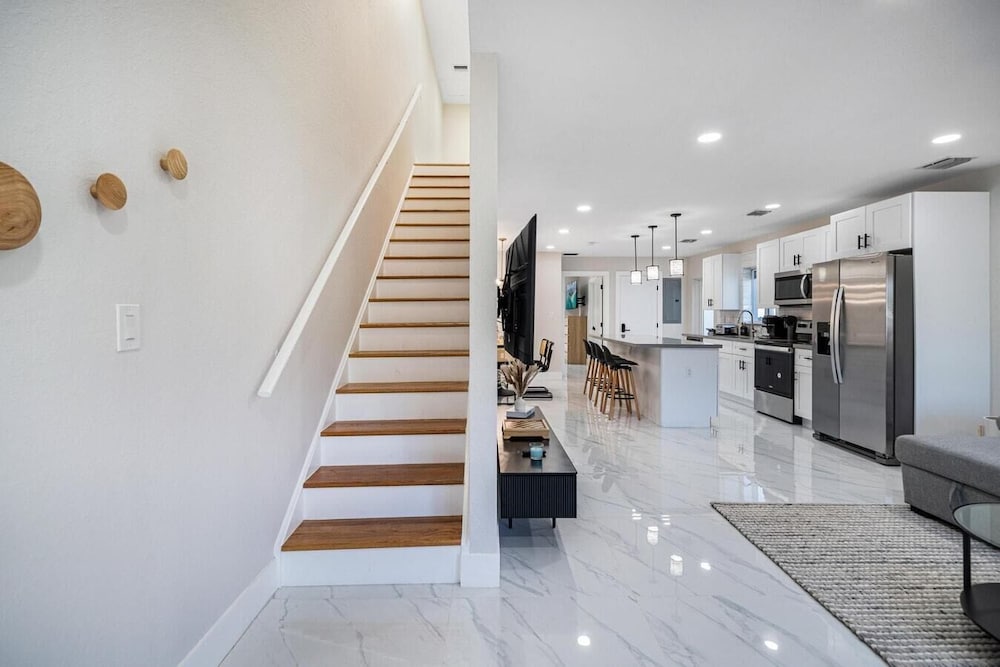 Luxurious 4BR Miami Home With Large Patio & Outdoor Space!