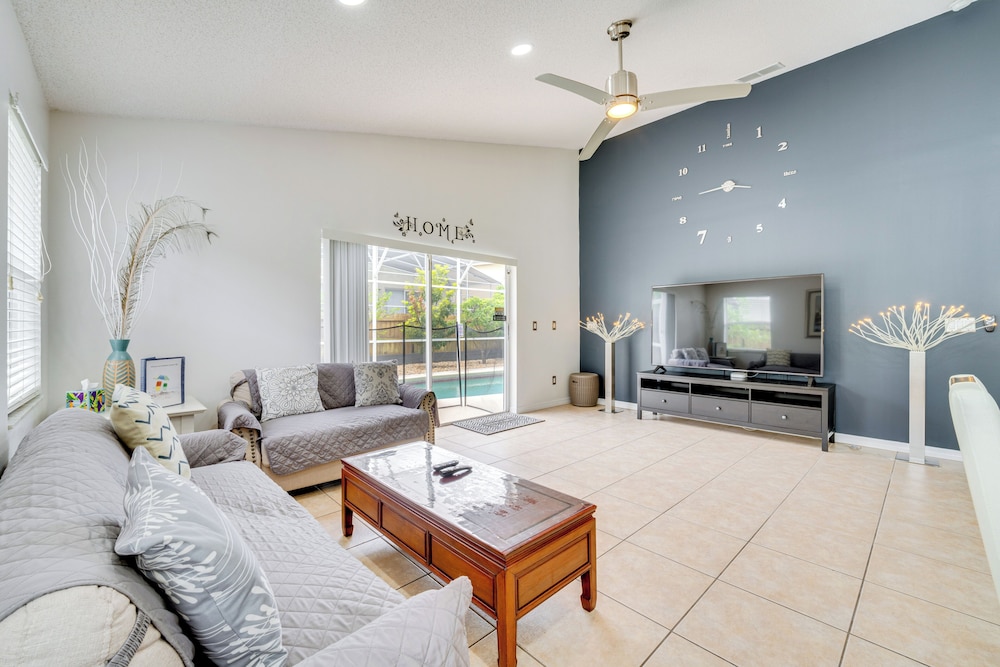 12 Mi to Disney: Family Home w/ Lanai in Davenport