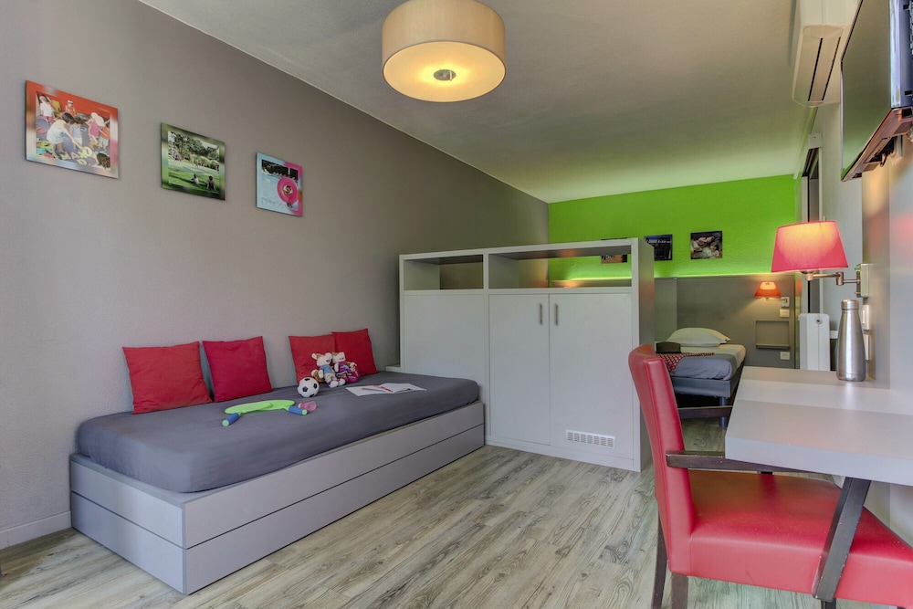 hotel room