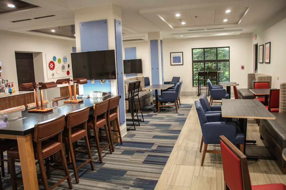 Athens Vacations - Holiday Inn Express Hotel  Suites Athens, an IHG Hotel - Property Image 9