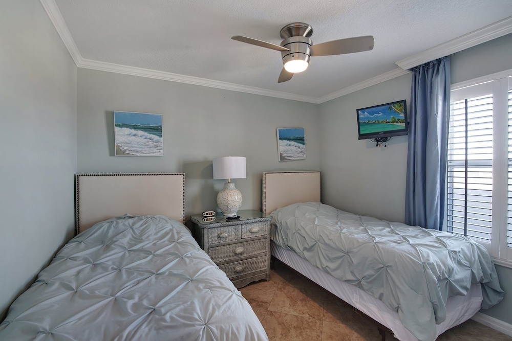 Pelican Beach 2012 2 Bedroom Condo by Pelican Beach Management view 5