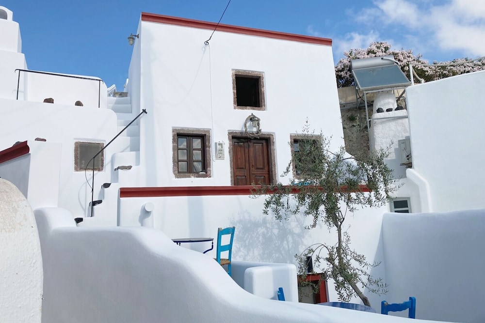 The Commander s House