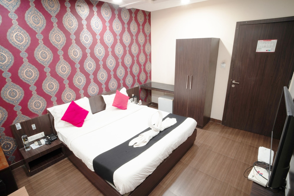 Hotel Flowers Inn