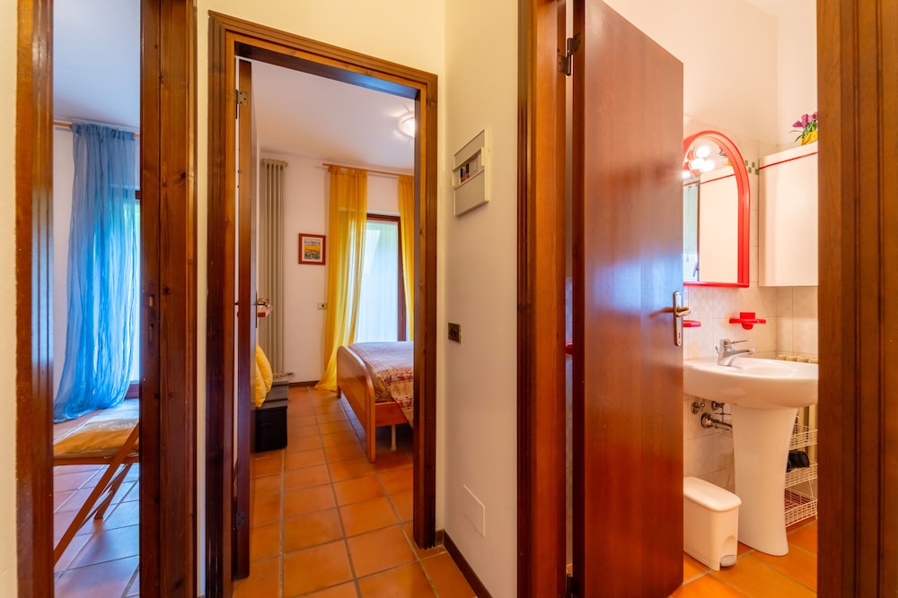 Crimson Apartment by Wonderful Italy photo 3
