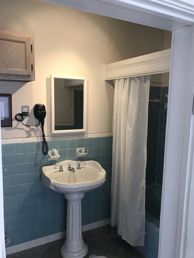 New Orleans House - Gay Men Adult Resort