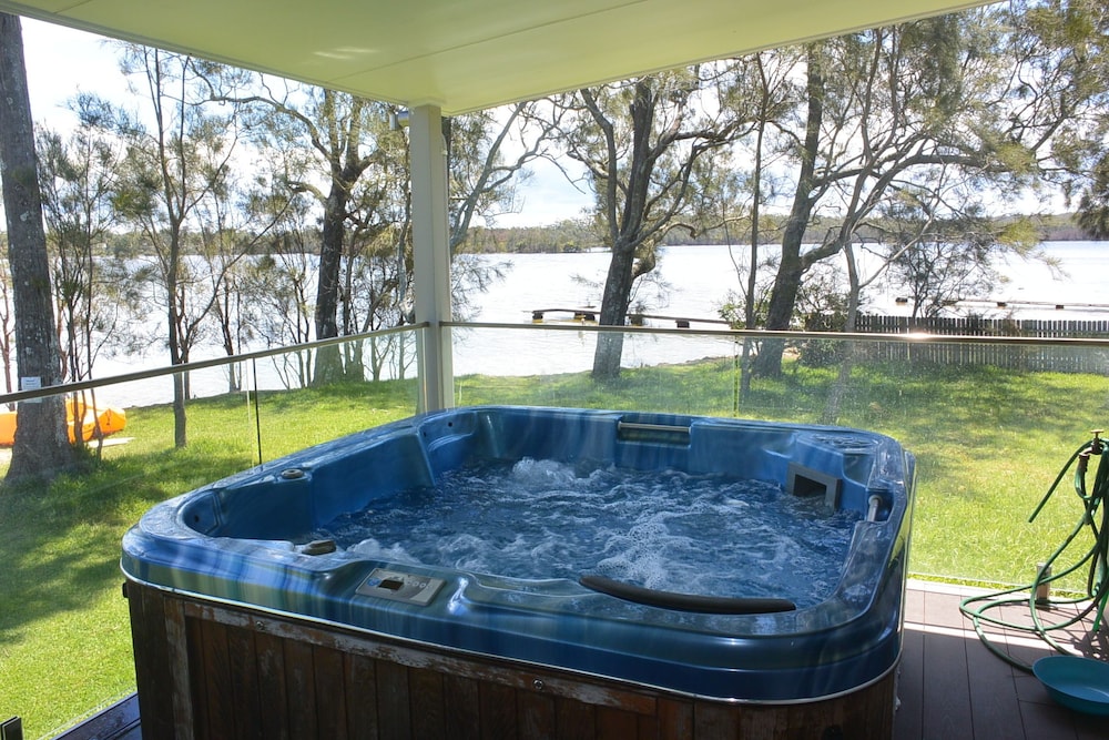 Dungowan Waterfront Apartments