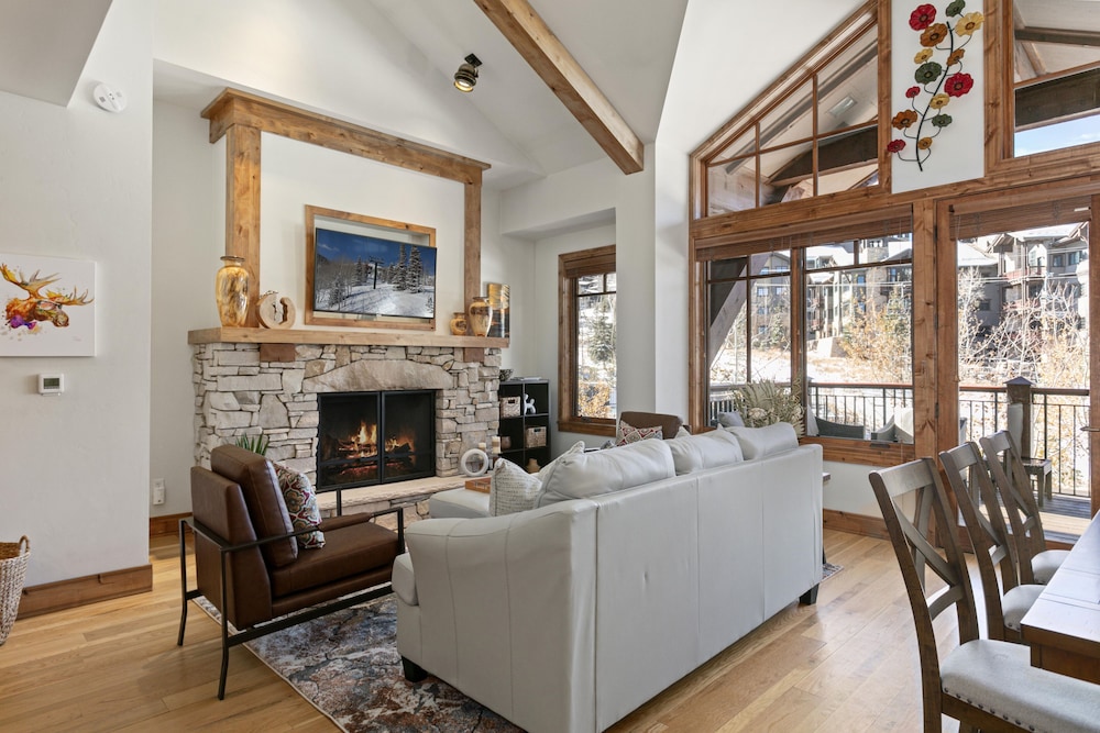 302 - Three Bedroom Shooting Star 3 Condo