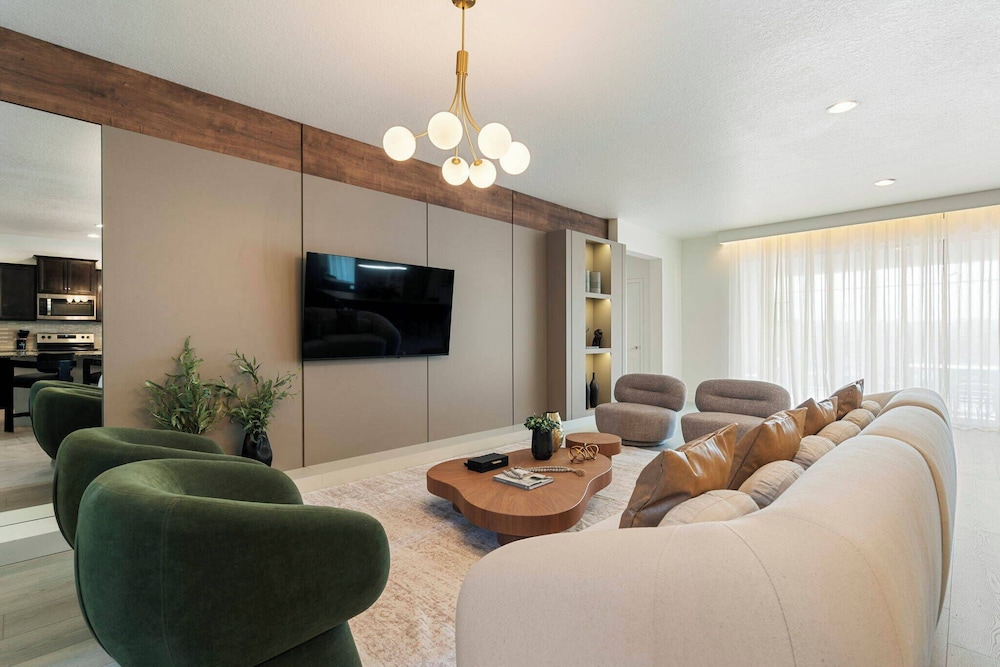 Luxury Home With Pool Game Room Cinema