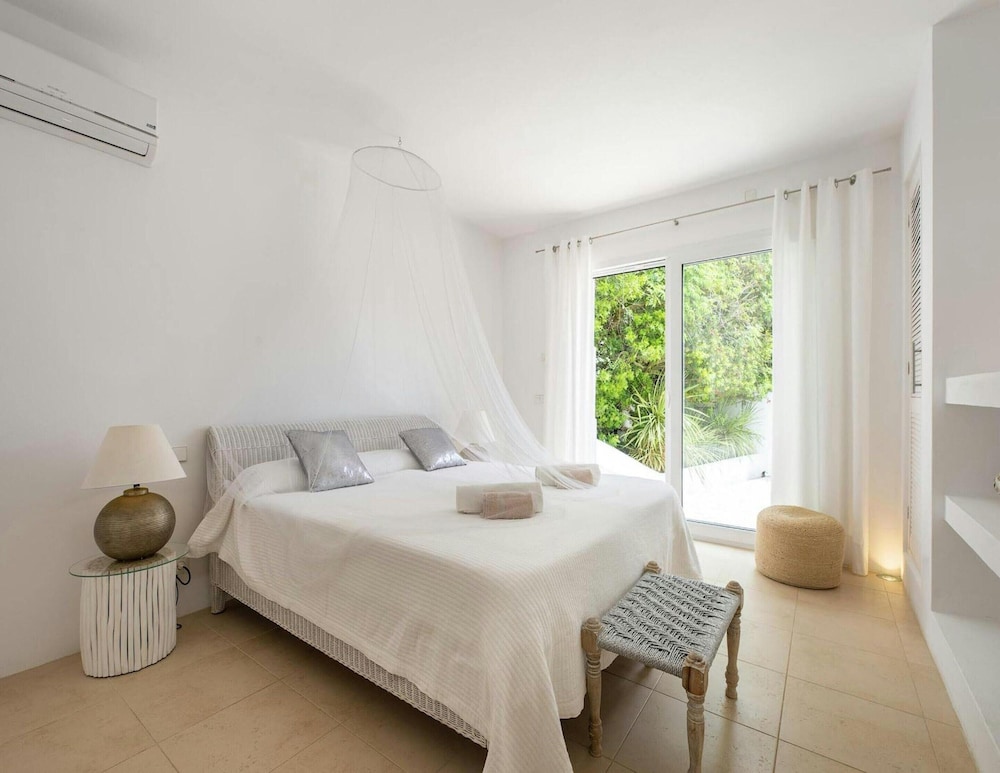 Tranquil Villa With Private Pool