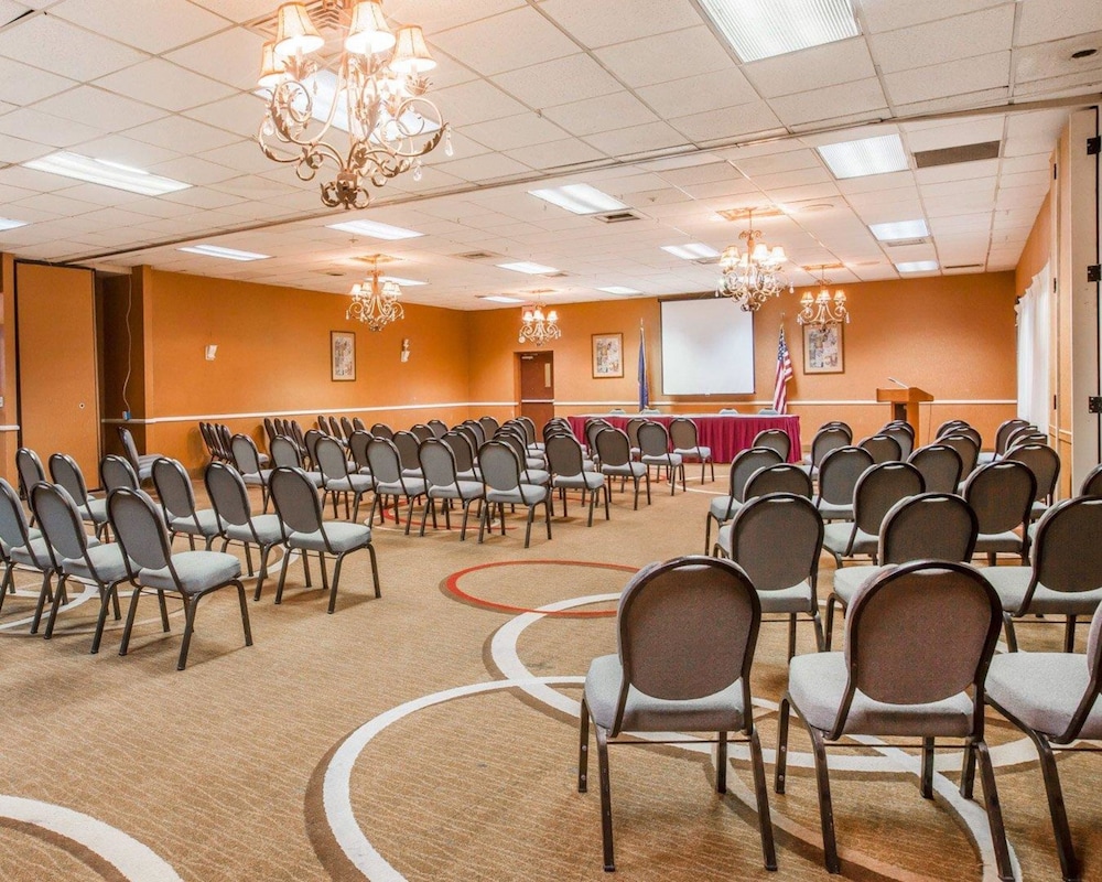 Brattleboro Vacations - Quality Inn  Conference Center - Property Image 12