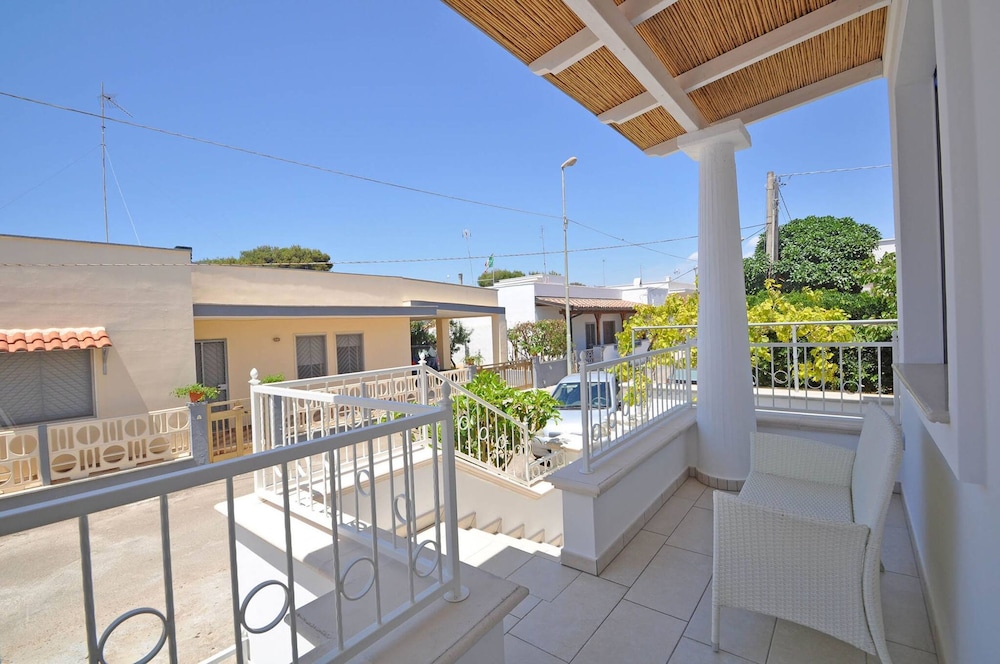 Villa Sacher Sleeps 12 Just 100 Metres From the sea