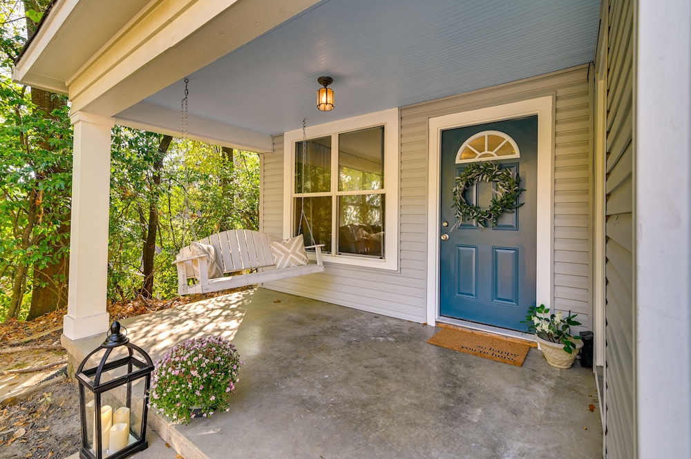 Oxford Vacations - Centrally Located Home  Steps to Oxford Square! - Property Image 7