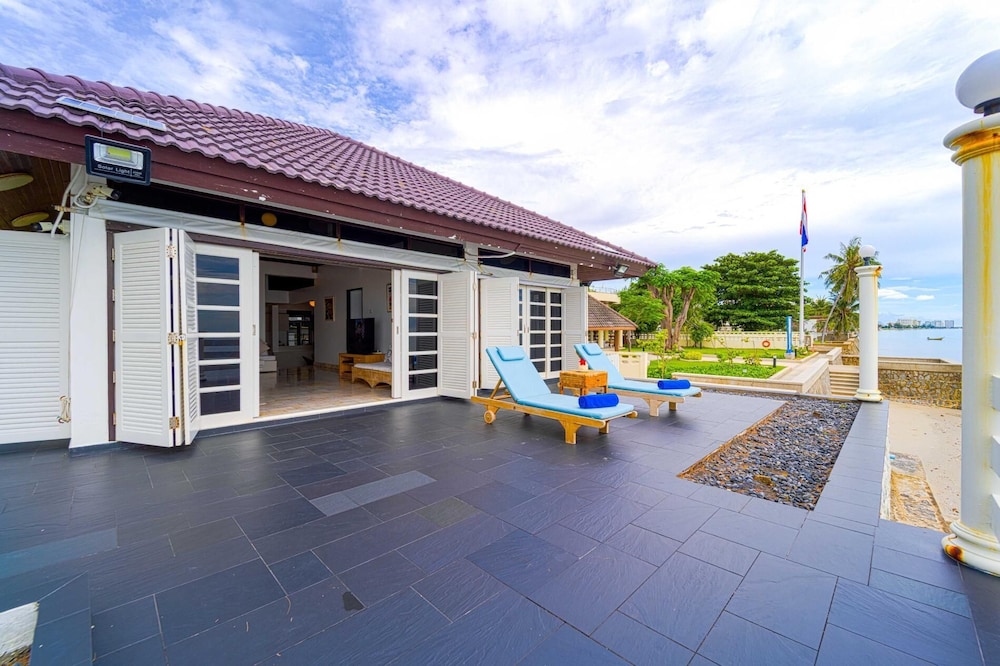 Oceanfront 6 Bedroom Twin Villas OV6