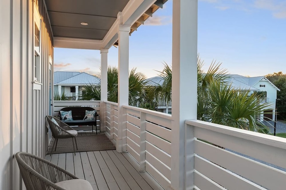 Miramar Beach Jewel Ultimate Group Retreat 5 King Bedrooms Pool Backyard