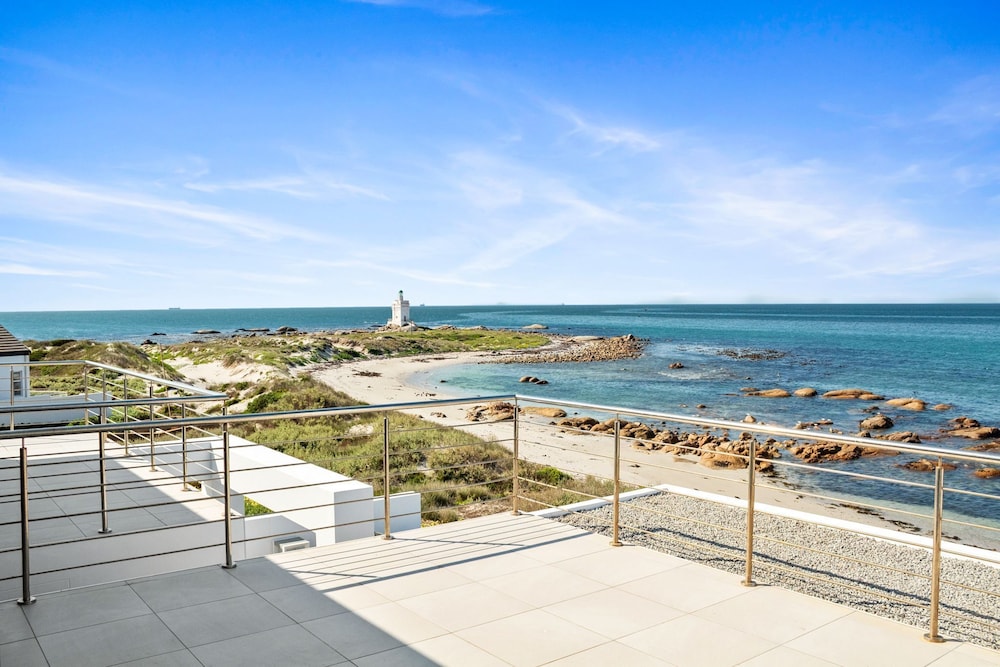 Shelley Point Beach Villa