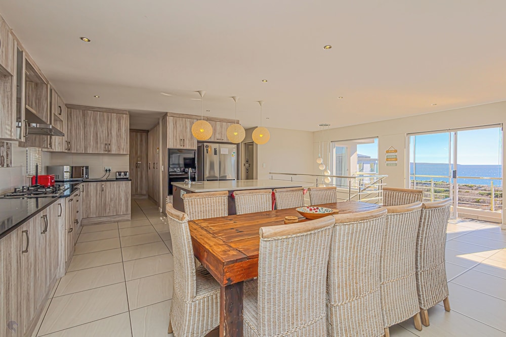 Seasons of Serenity, Langebaan 8-sleeper