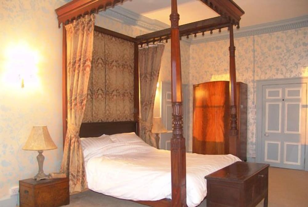 Kelly House