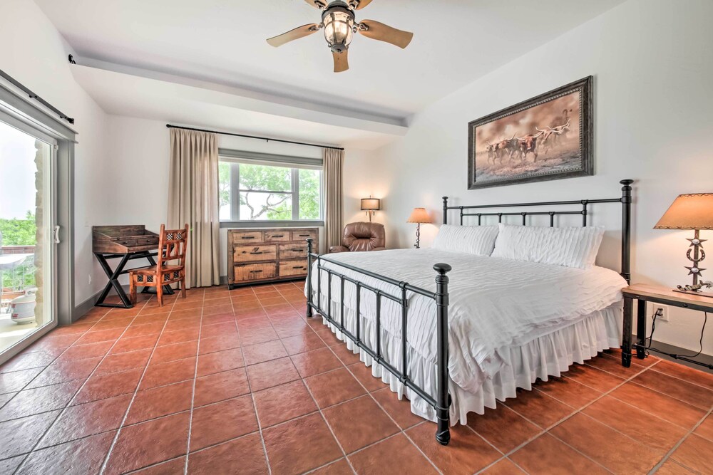 'ladera' Wimberley Estate on 13 Acres w/ Hot Tub view 5