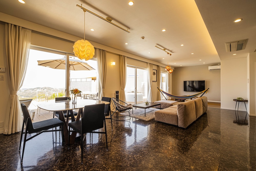 Crystal Villa SHIRAHAMA view 5