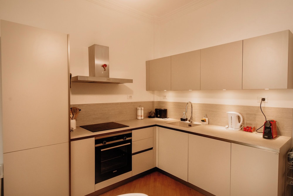 Green Hill Apartment