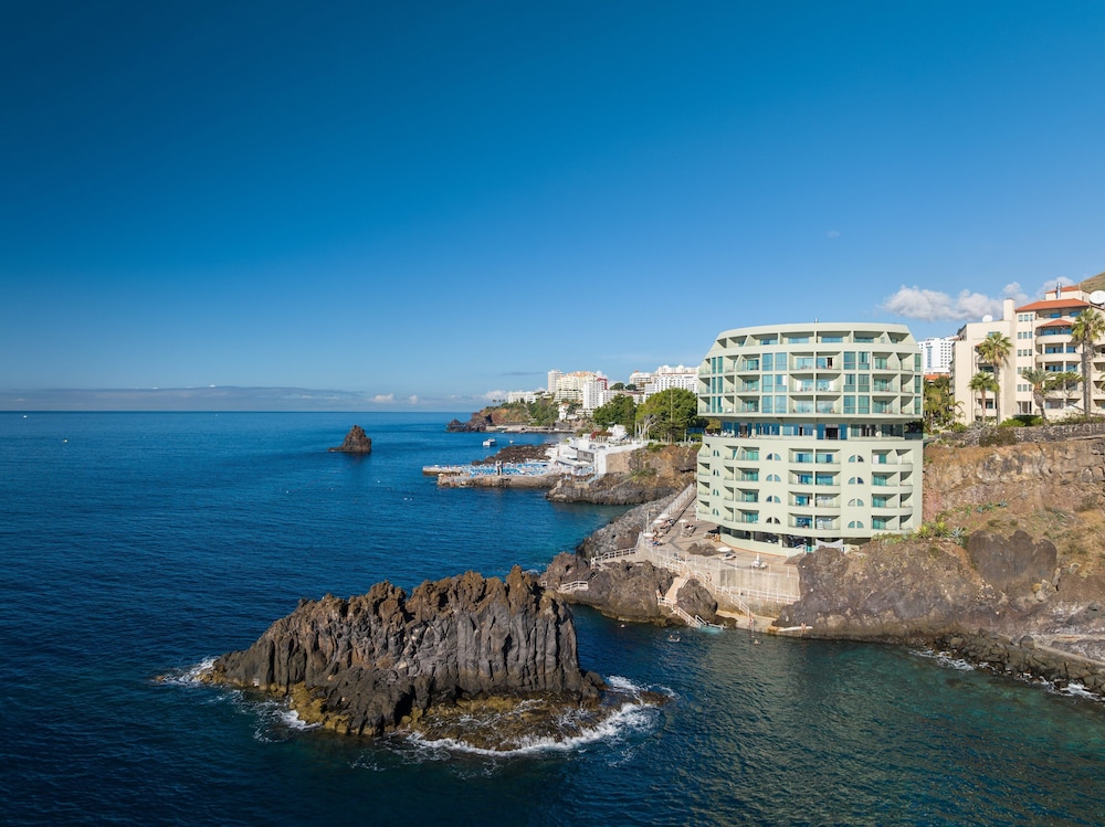 Hotel Pestana Vila Lido Madeira Ocean Hotel - Image 1