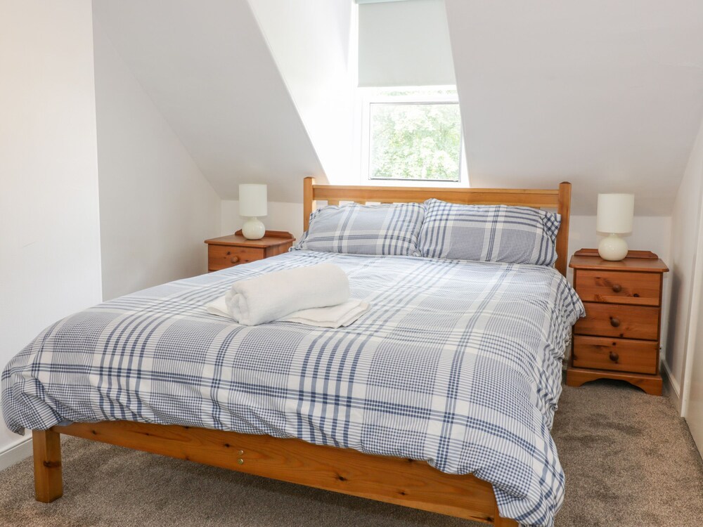 Daisy Cottage view 3
