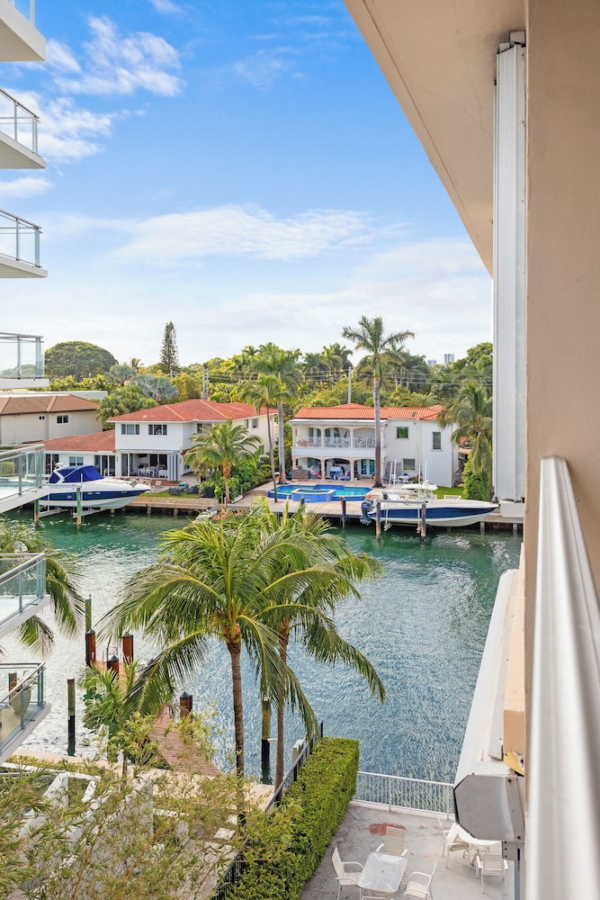 Bay Harbor Sunset Two Bedrooms Apt
