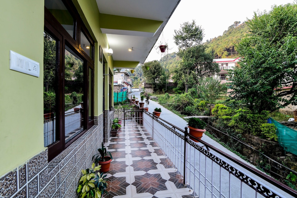 OYO 13409 Home Cozy Stay near ISBT Dharamshala