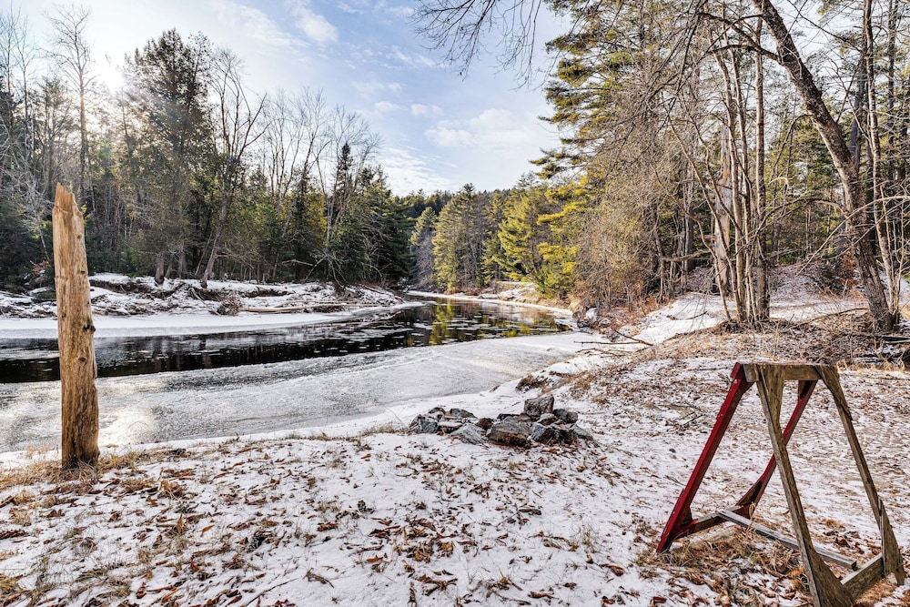 Forested Retreat w/ Sauna: 5 Mi to Schroon Lake