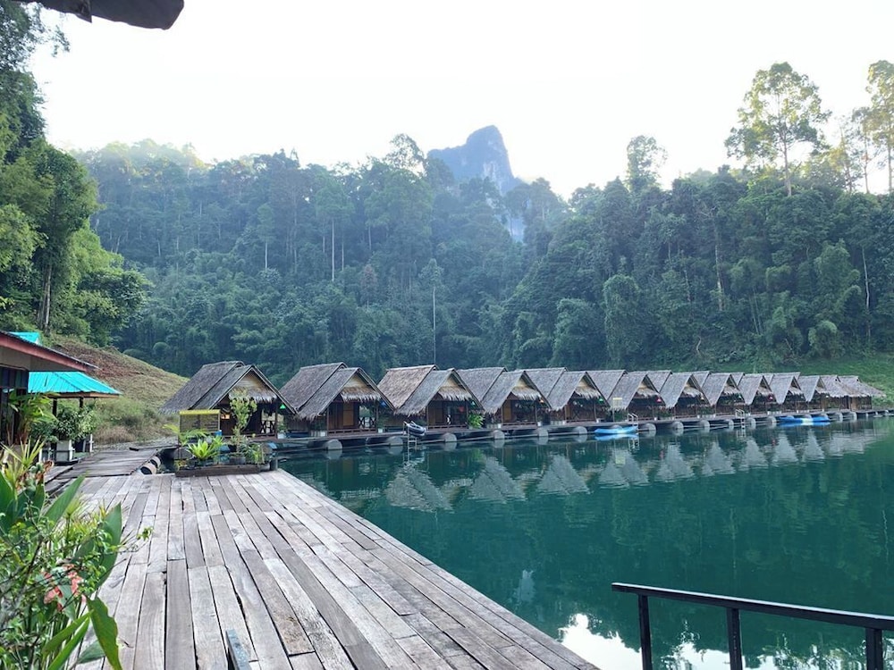 PraiwanRaftHouse