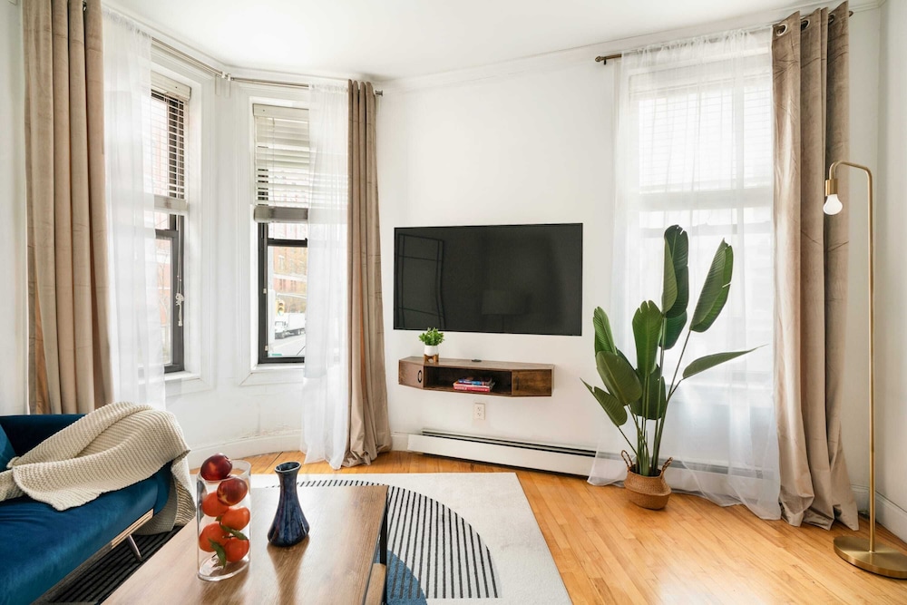 139 West Village Apt
