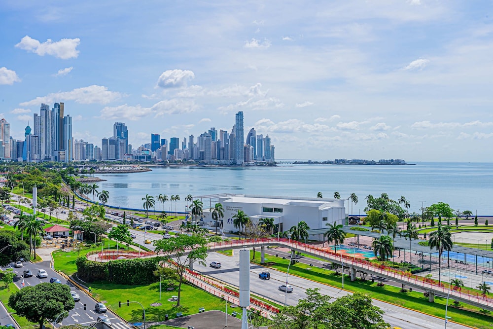 w Dreamy 1BR w Stunning Cinta Costera Views