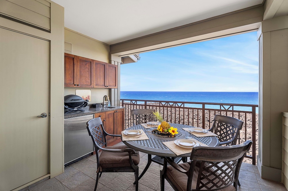 Direct Ocean Front - AC - Concierge Included - Ocean Viewing Lanai & Near Shops! -vrkcv