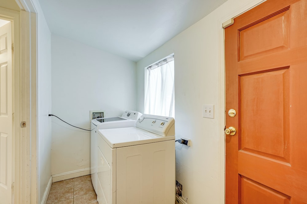 Oakland Group Retreat: Historic Home Near Downtown